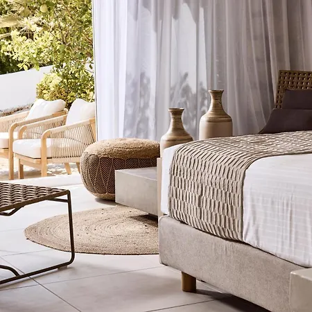 Nirome Luxury Apartahotel Adamantas (Milos)