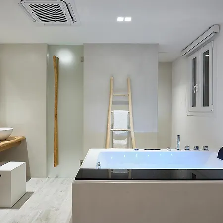 Nirome Luxury 4* Adamantas (Milos)