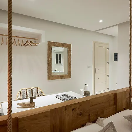 Nirome Luxury Adamantas (Milos)