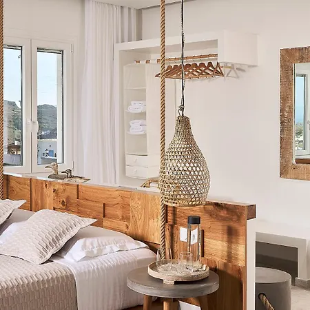 Nirome Luxury Apartahotel Adamantas (Milos)