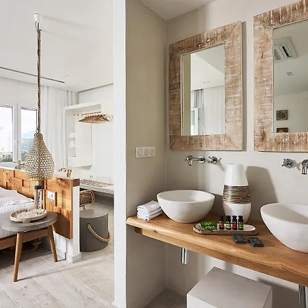 Nirome Luxury Adamantas (Milos)