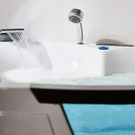 Nirome Luxury Aparthotel Adamantas (Milos)