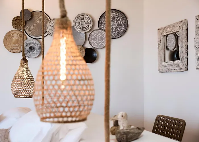 Nirome Luxury אדאמאס