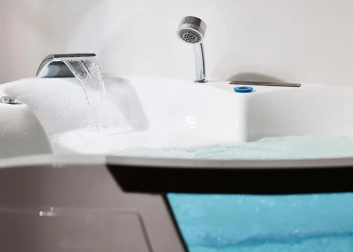 Nirome Luxury מלון דירות אדאמאס