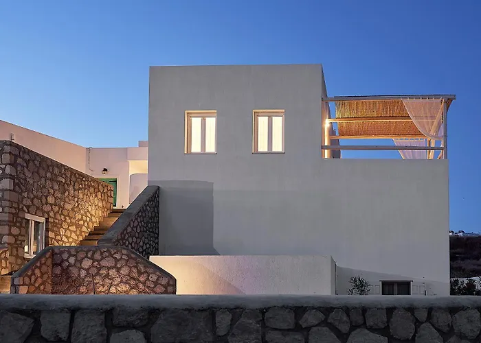 מלון דירות Nirome Luxury 4*