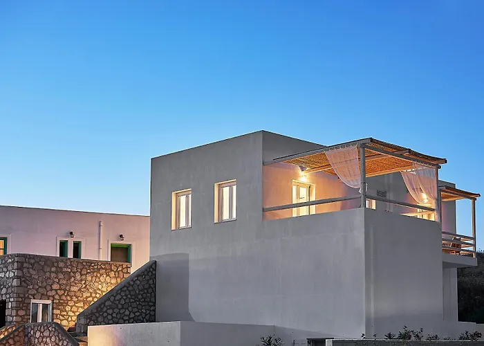 מלון דירות Nirome Luxury 4*