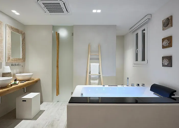 Nirome Luxury 4* אדאמאס