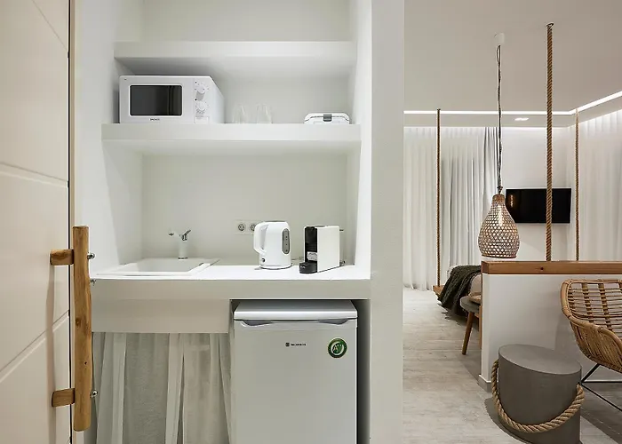 מלון דירות Nirome Luxury 4*